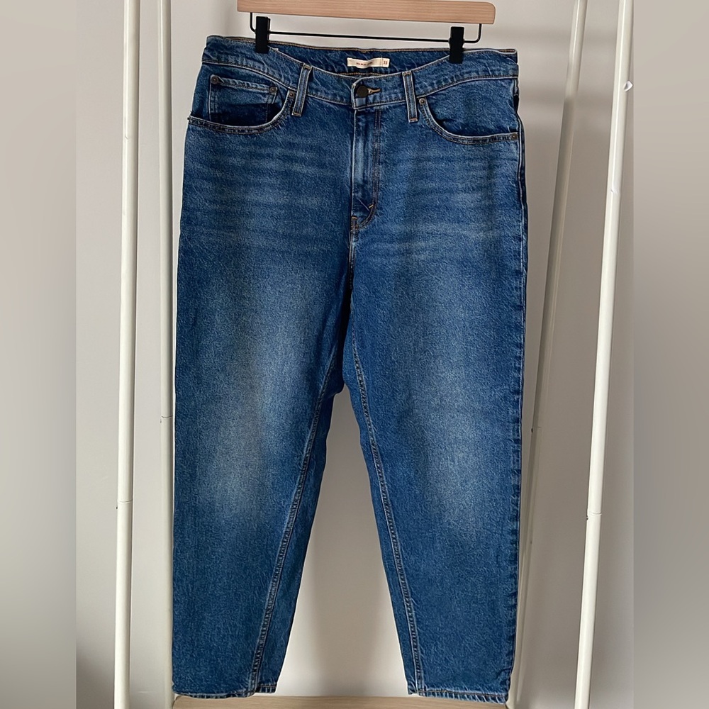 Levis “80s Mom Jean”